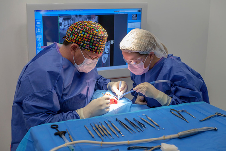 Les patients du Dr. Guillaume Becker adorent les units dentaires Planmeca